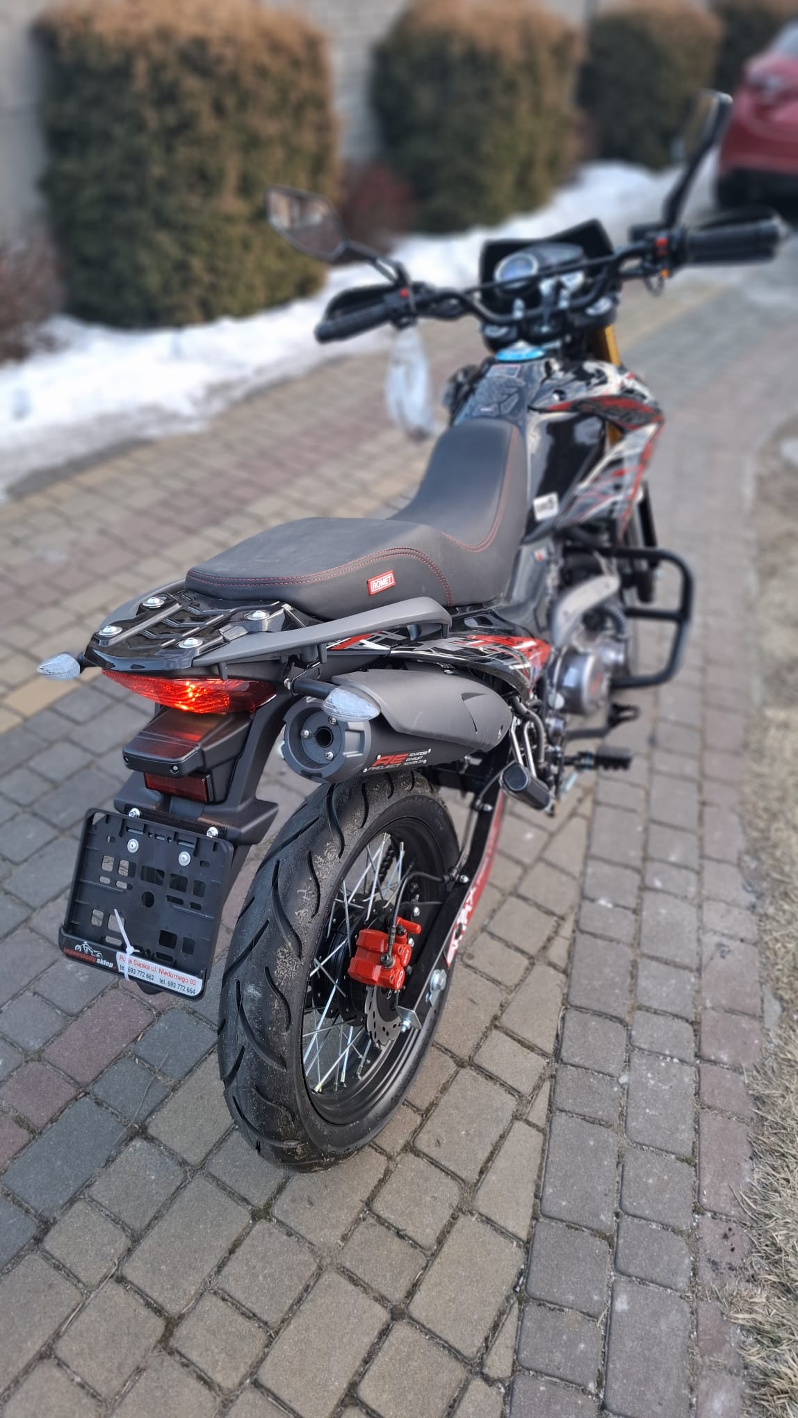 Romet CRS 125 – motocykl 125 do wynajęcia w wypożyczalni Moto Podlipie (okolice Olkusza, Krakowa, Katowic i Dąbrowy Górniczej)